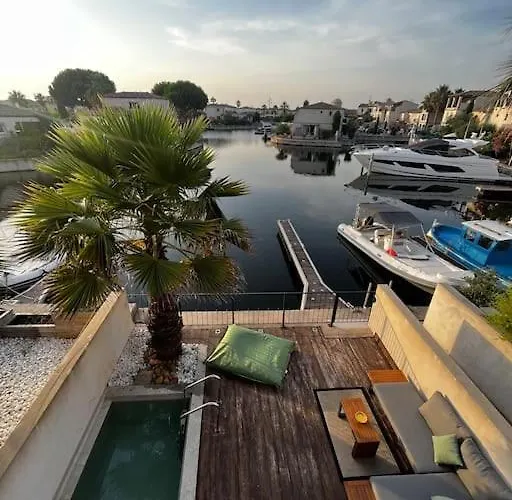 La Marina Des Remparts